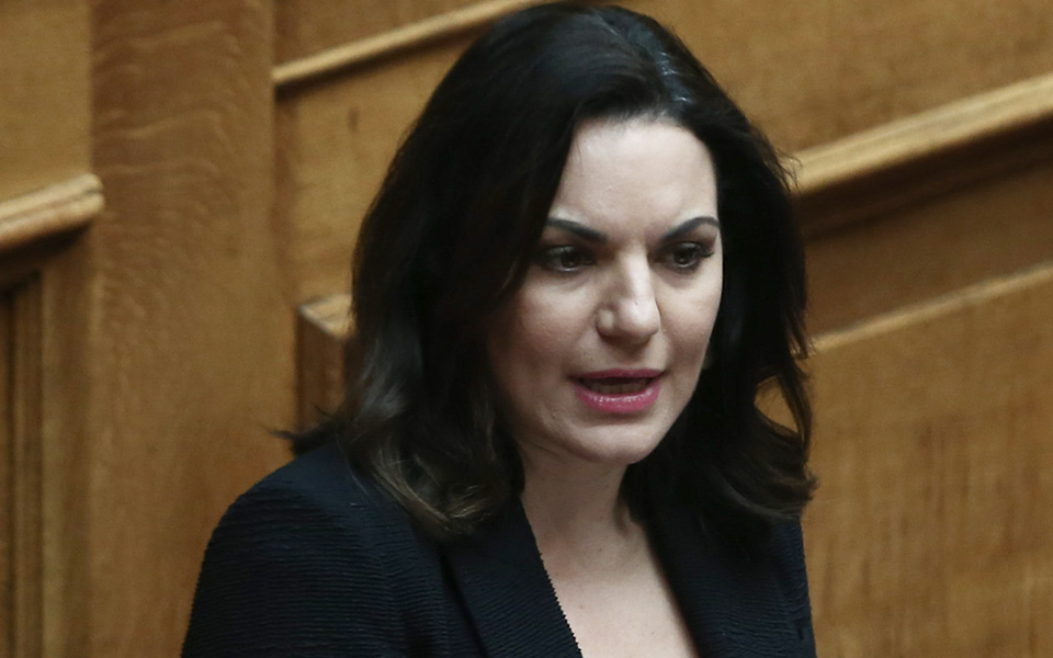 ξεφώνισμα-και-ξεσκόνισμα-561096979