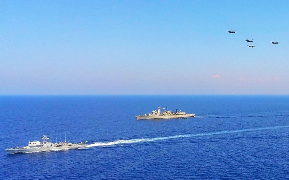 σε-απόλυτη-επιφυλακή-η-αθήνα-2394866