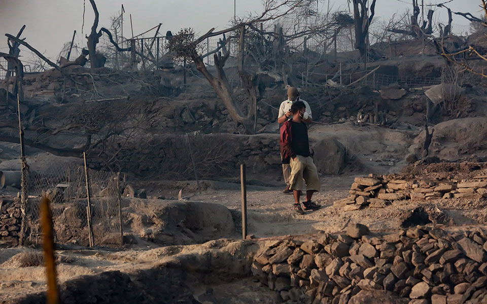 σε-πλοία-και-σκηνές-θα-φιλοξενηθούν-οι-561072343