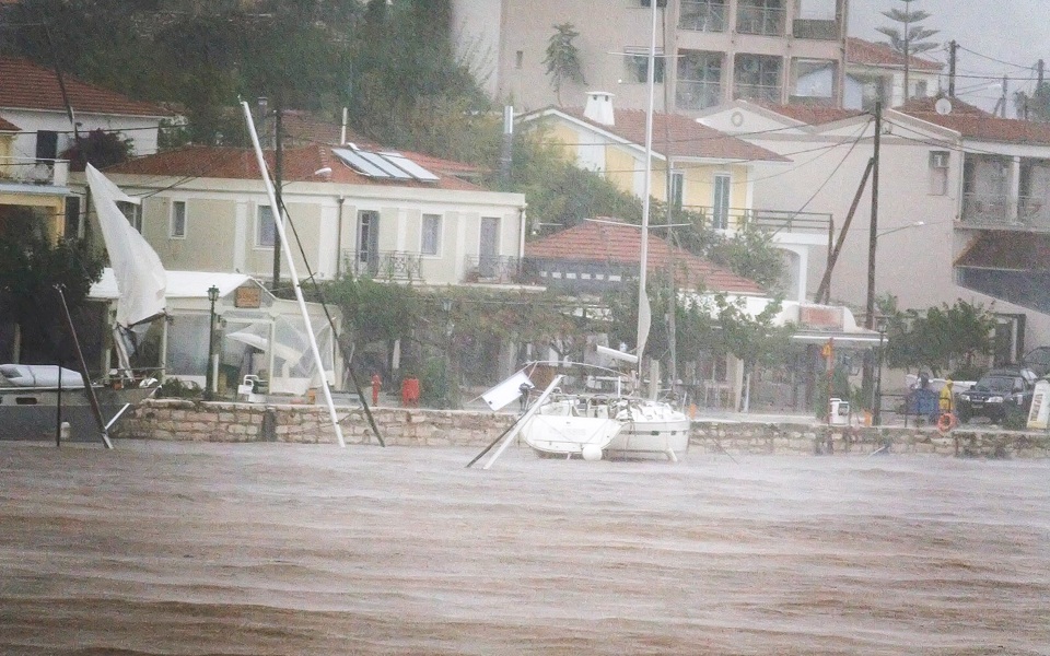 κλειστά-δευτέρα-και-τρίτη-τα-σχολεία-σ-561085438