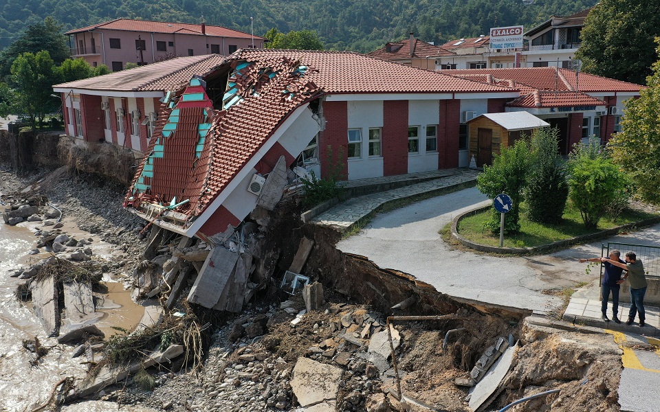 μάχη-δεδδηε-με-τις-διακοπές-ρεύματος-561086008