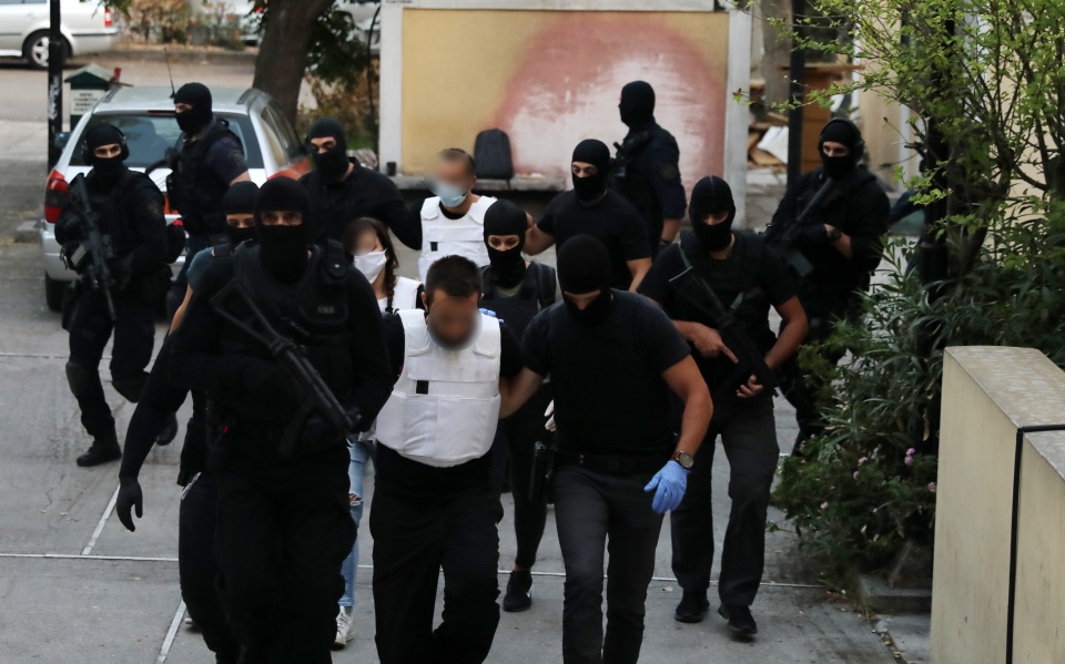 Για κακούργημα ένας από τους τρεις συλληφθέντες για τη γιάφκα στο Κουκάκι-1