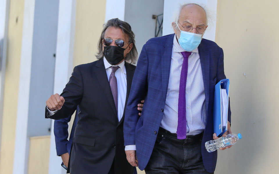 απολογία-ψινάκη-για-το-μάτι-αφέθηκε-561098677