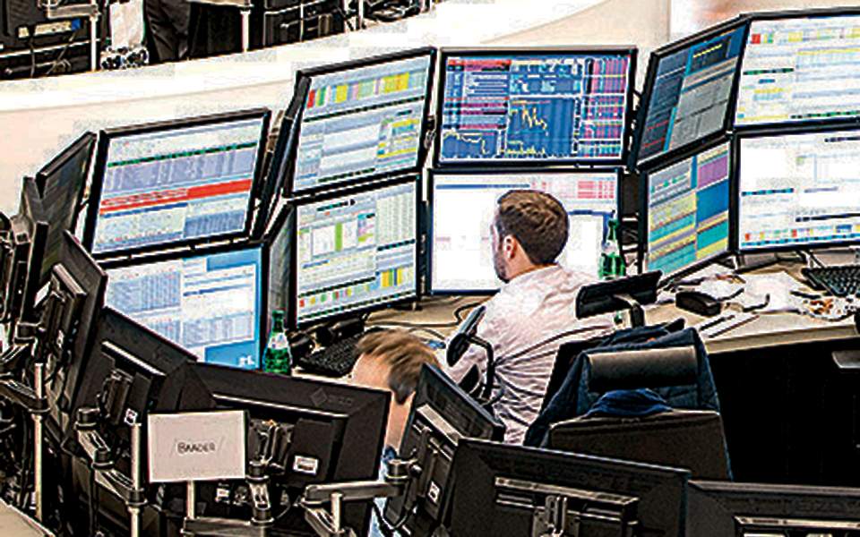 χρηματιστήρια-άνοδος-με-το-βλέμμα-στη-f-561081283