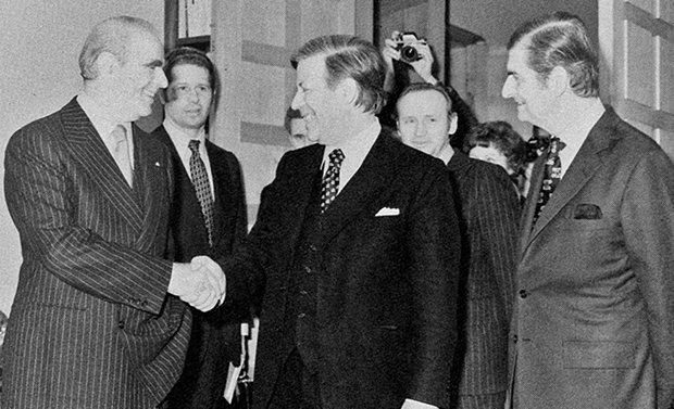 Η επίσκεψη Καραμανλή στη Βόννη-2