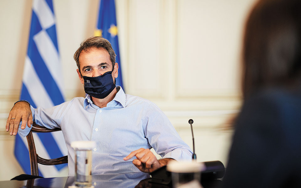 με-το-βλέμμα-στη-δεθ-το-μαξίμου-561064354