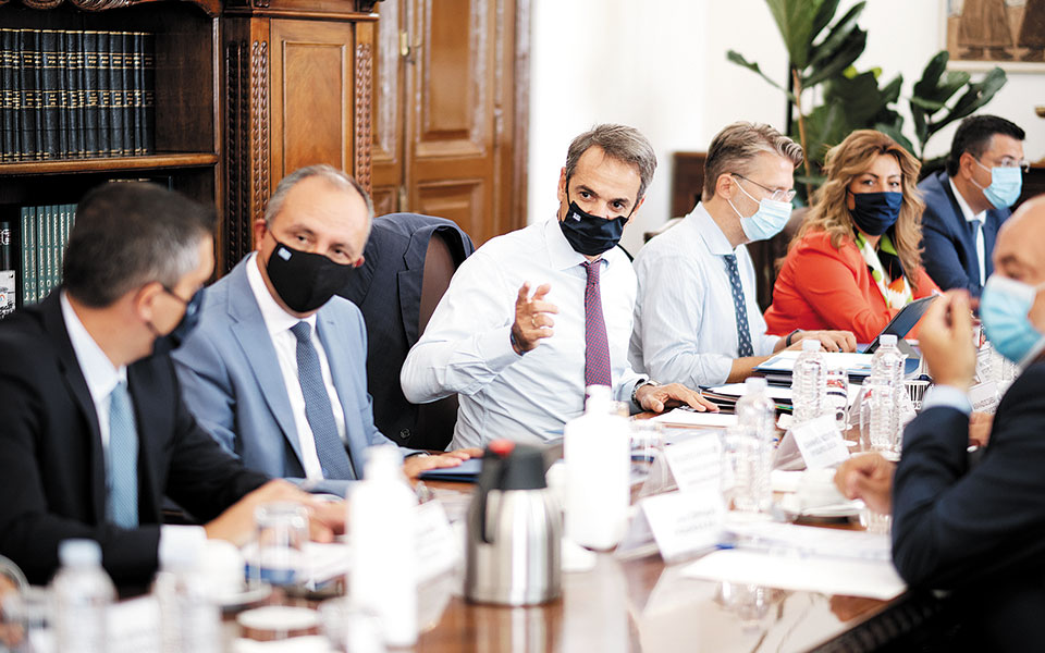 προς-μονοψήφια-ύφεση-561065773