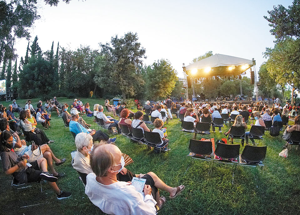 Ποδαρικό στη σεζόν με τον αγαπημένο μας Νιόνιο στον Κήπο του Μεγάρου-1