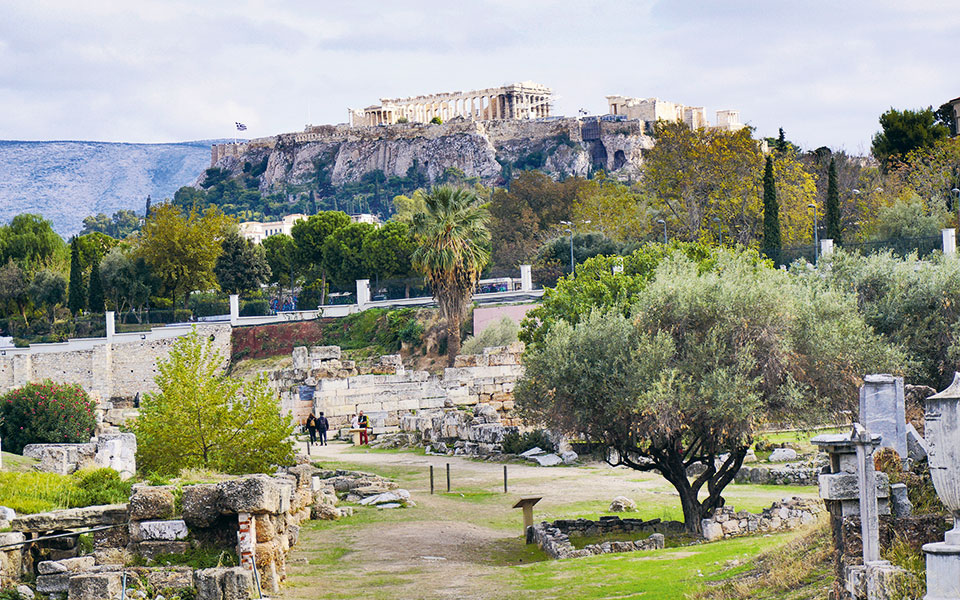 βόλτα-στην-ερμού-για-αρχαιότητες-561070228