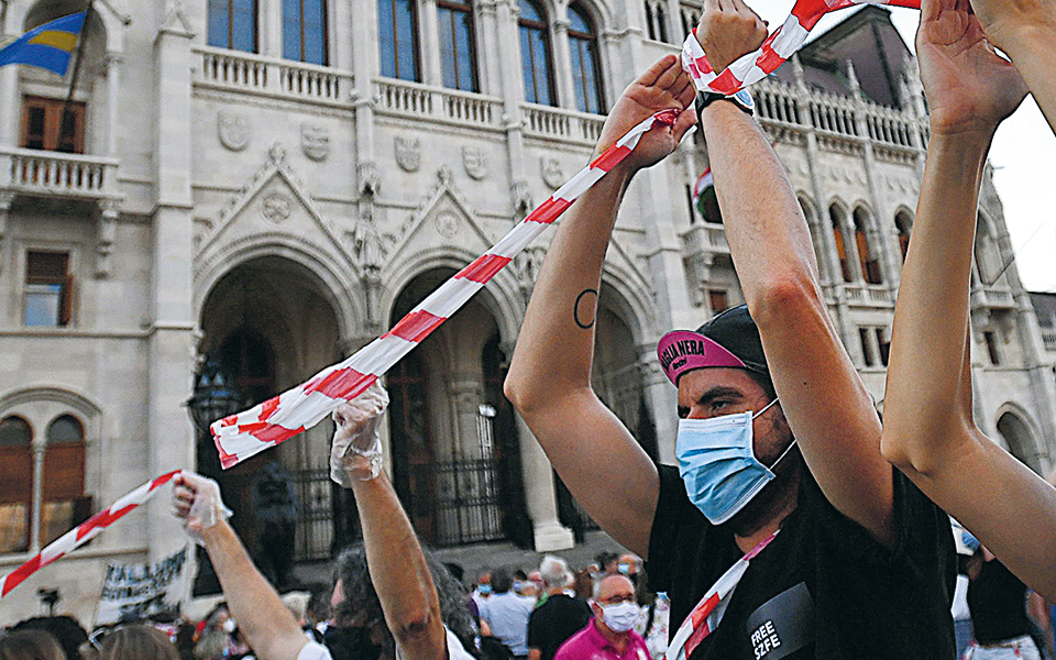 κατάληψη-σχολής-στη-βουδαπέστη-561070210