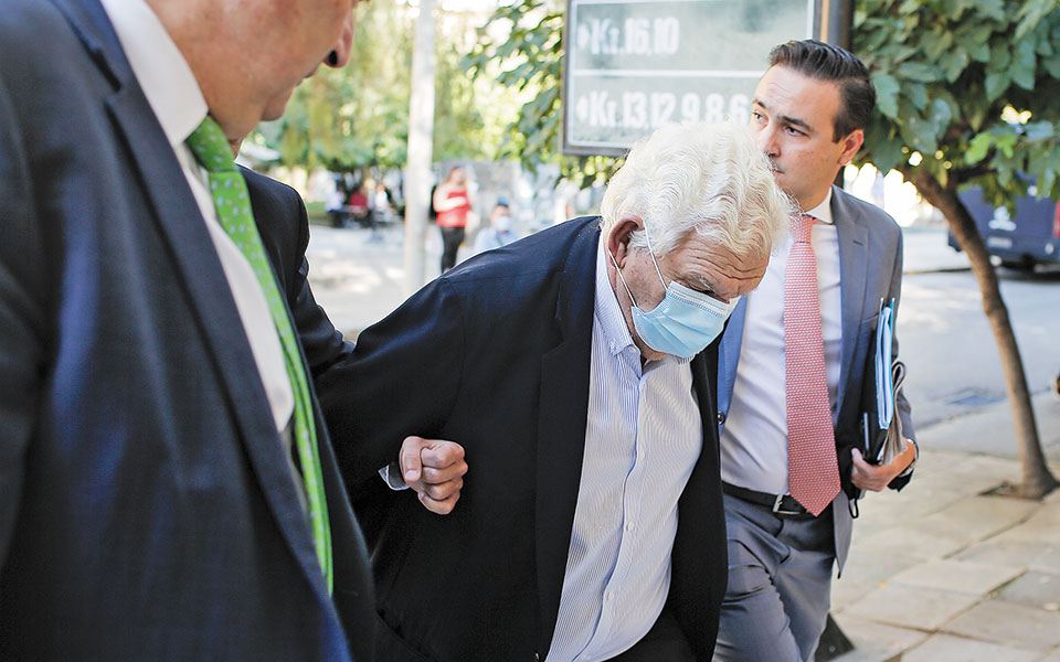 προφυλακίστηκαν-οι-δημήτρης-και-τζώρ-561072607