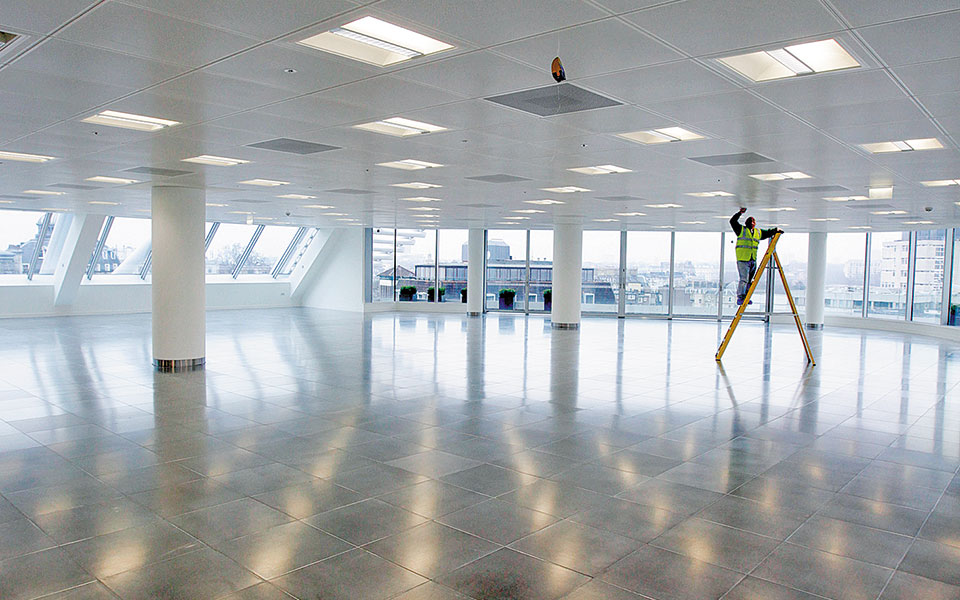 ο-κορωνοϊός-πάγωσε-τη-ζήτηση-για-χώρ-561071497