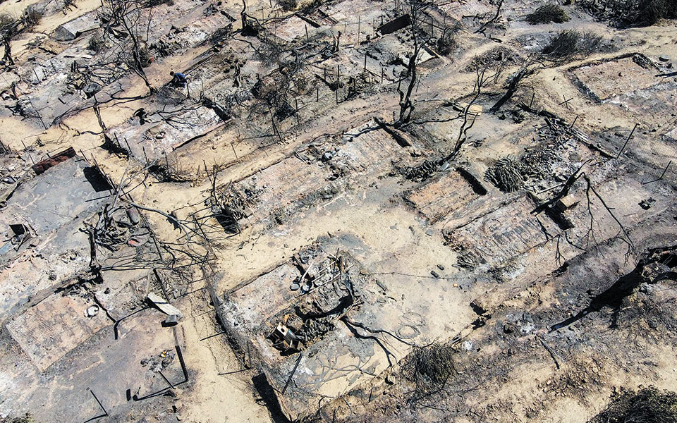 «Τώρα καιγόμαστε, τι θα κάνουμε, πού θα πάμε;»-1