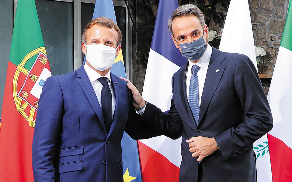 σταθεροί-και-ισχυροί-απέναντι-στον-ε-561074215