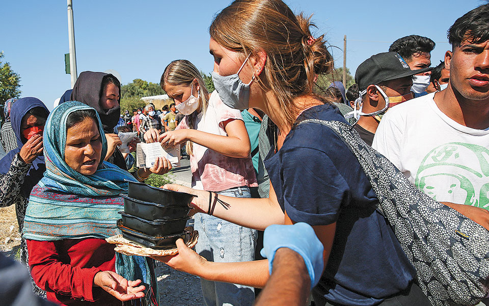 μόρια-κουράστηκε-ο-κόσμος-τόσα-χρόνι-561074278