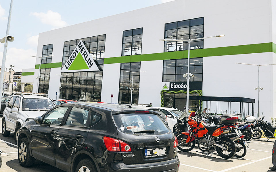 οι-μεγάλες-αλυσίδες-συνεχίζουν-να-επε-561076105