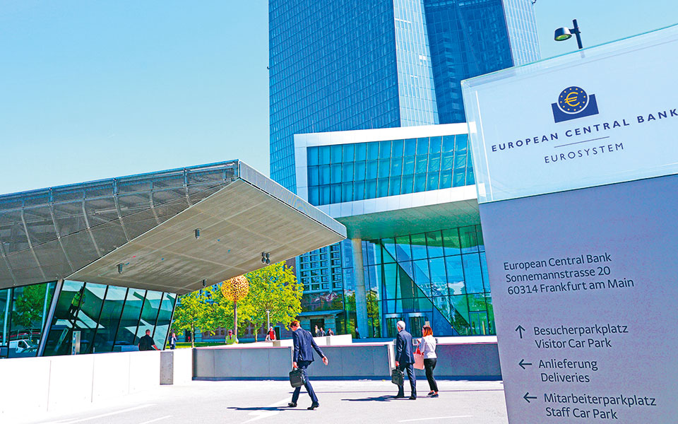 στάση-αναμονής-από-την-εκτ-για-νέα-μέτρ-561075802