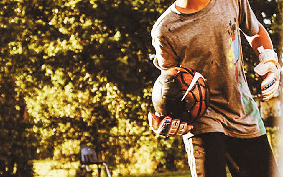 αρχίζει-το-ματς-στο-ιδρυμα-σταύρος-νιά-561083635