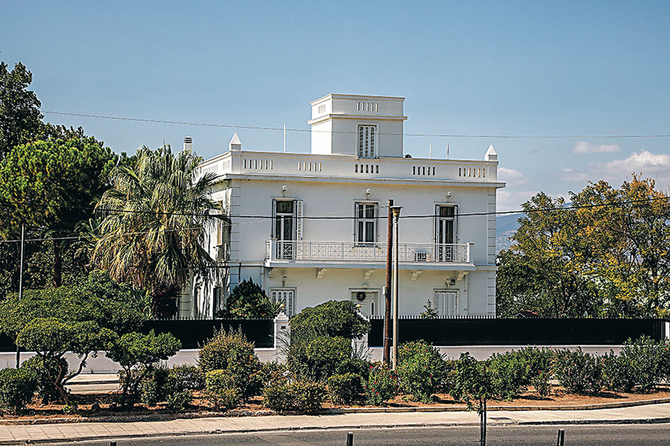 Γαλάτσι, το καμίνι και το μπαλκόνι της Αθήνας-1