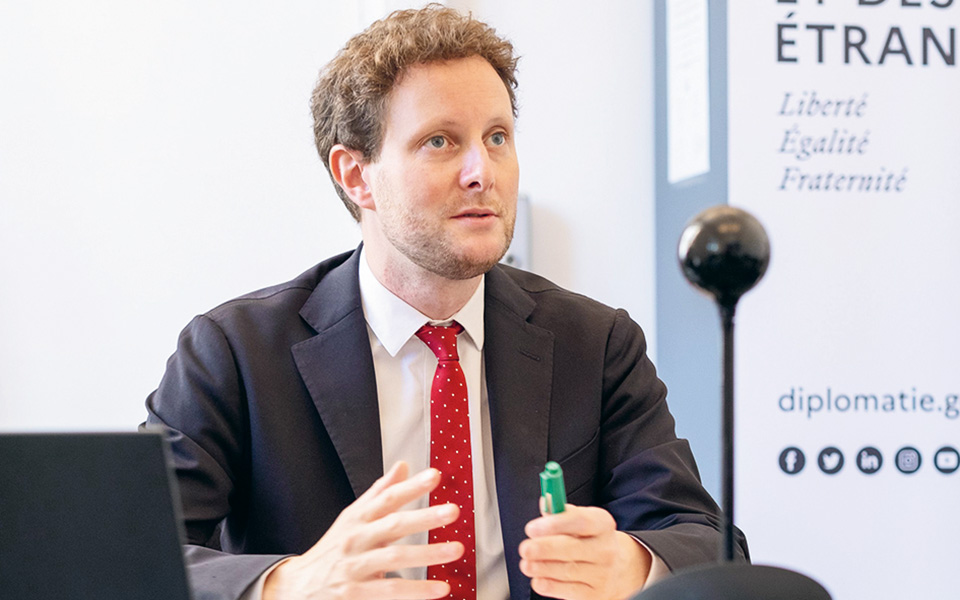 κλεμάν-μπον-ετοιμοι-για-διάλογο-καλο-561084670