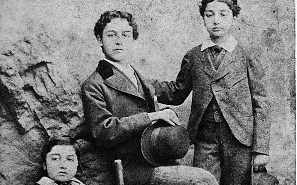 το-λεύκωμα-καβάφη-μετά-μουσικής-561087862