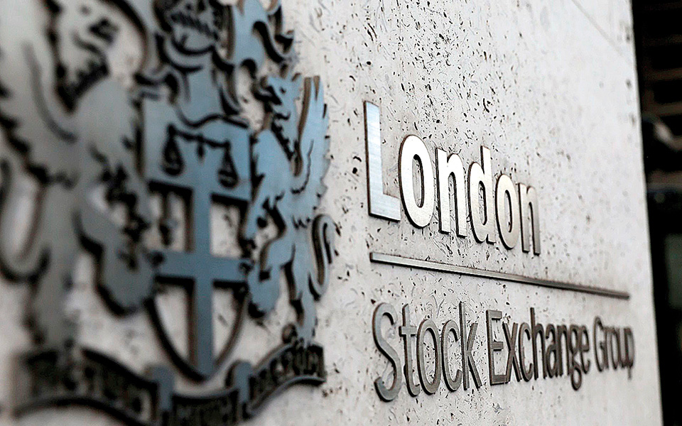 σε-στάση-αναμονής-οι-επενδυτές-561088693