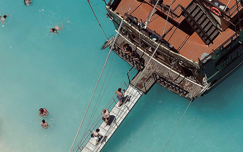 η-καθίζηση-του-τουρισμού-ψαλιδίζει-561089278