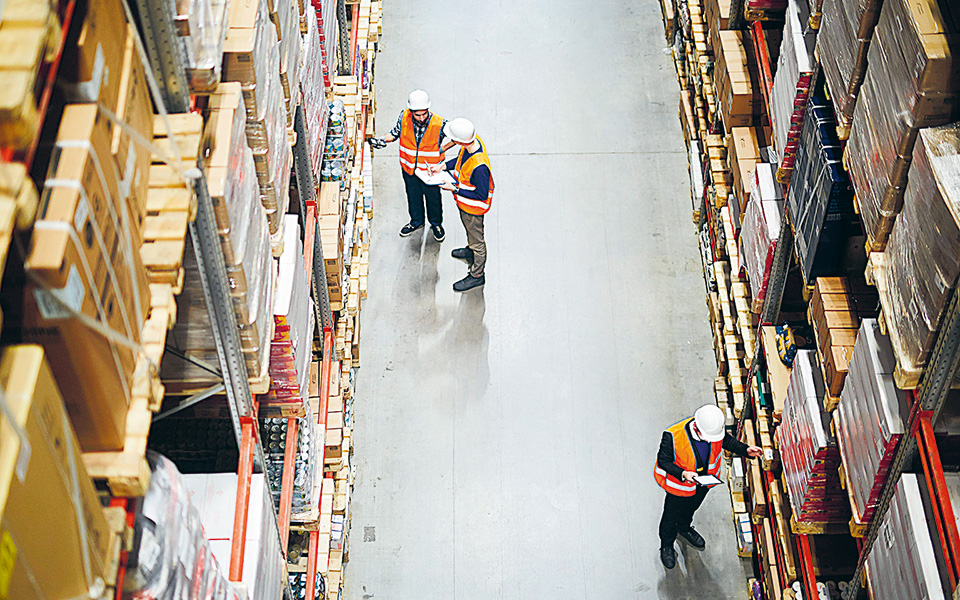 αποθήκες-μέσα-στις-πόλεις-λόγω-εκτίνα-561090664