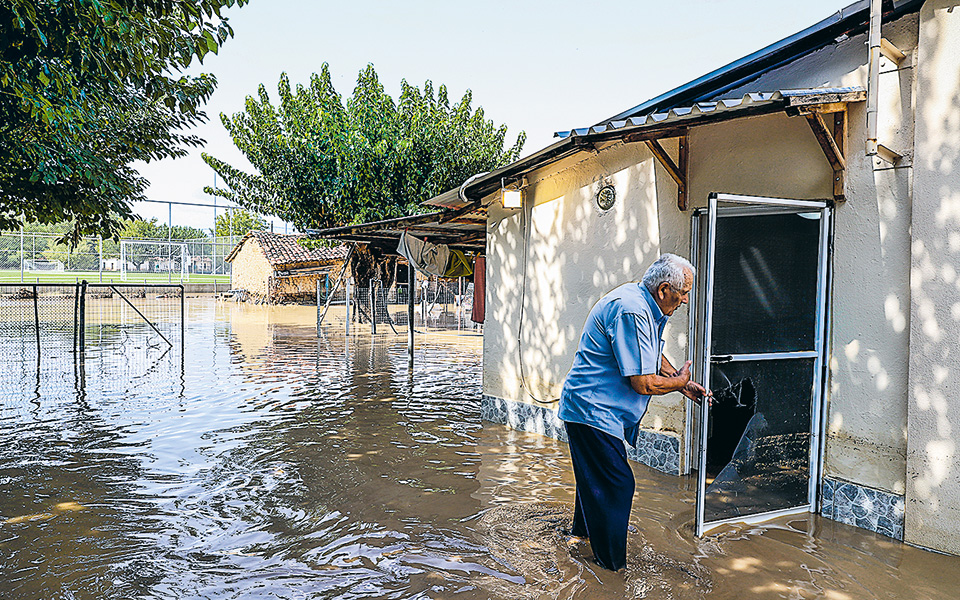 η-καρδίτσα-μετράει-ακόμα-τις-πληγές-τη-561094309