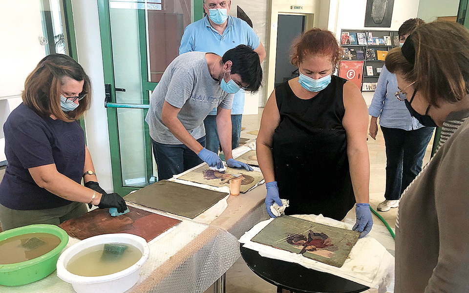 πλημμυρισμένοι-πίνακες-ζωγραφικής-σ-561092623