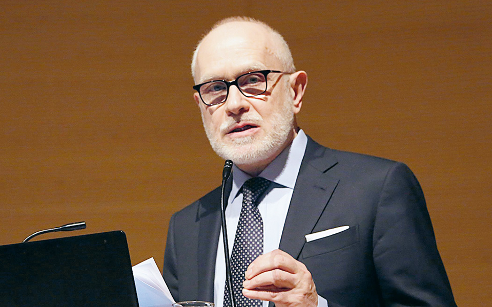 ναυπηγείο-υψηλής-τεχνολογίας-στον-σκ-561094795