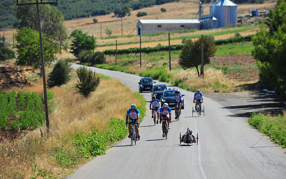 ένα-διαφορετικό-ταξίδι-από-το-κέντρο-τ-561091621