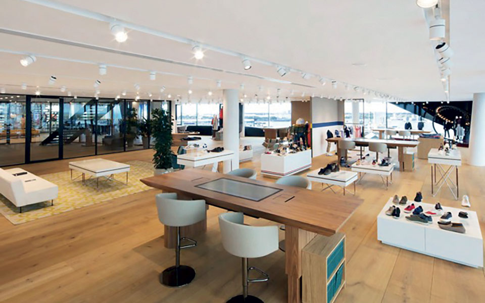 O Tommy Hilfiger δεν σπαταλά τίποτα και καλωσορίζει τους πάντες-2