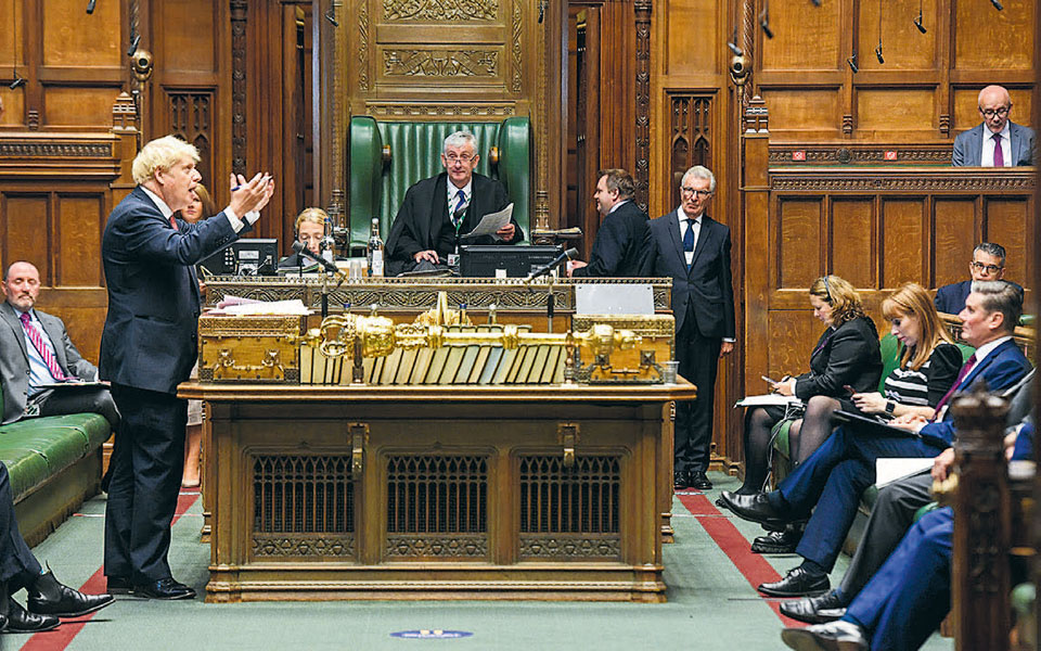 πιο-κοντά-σε-σκληρό-brexit-561069793