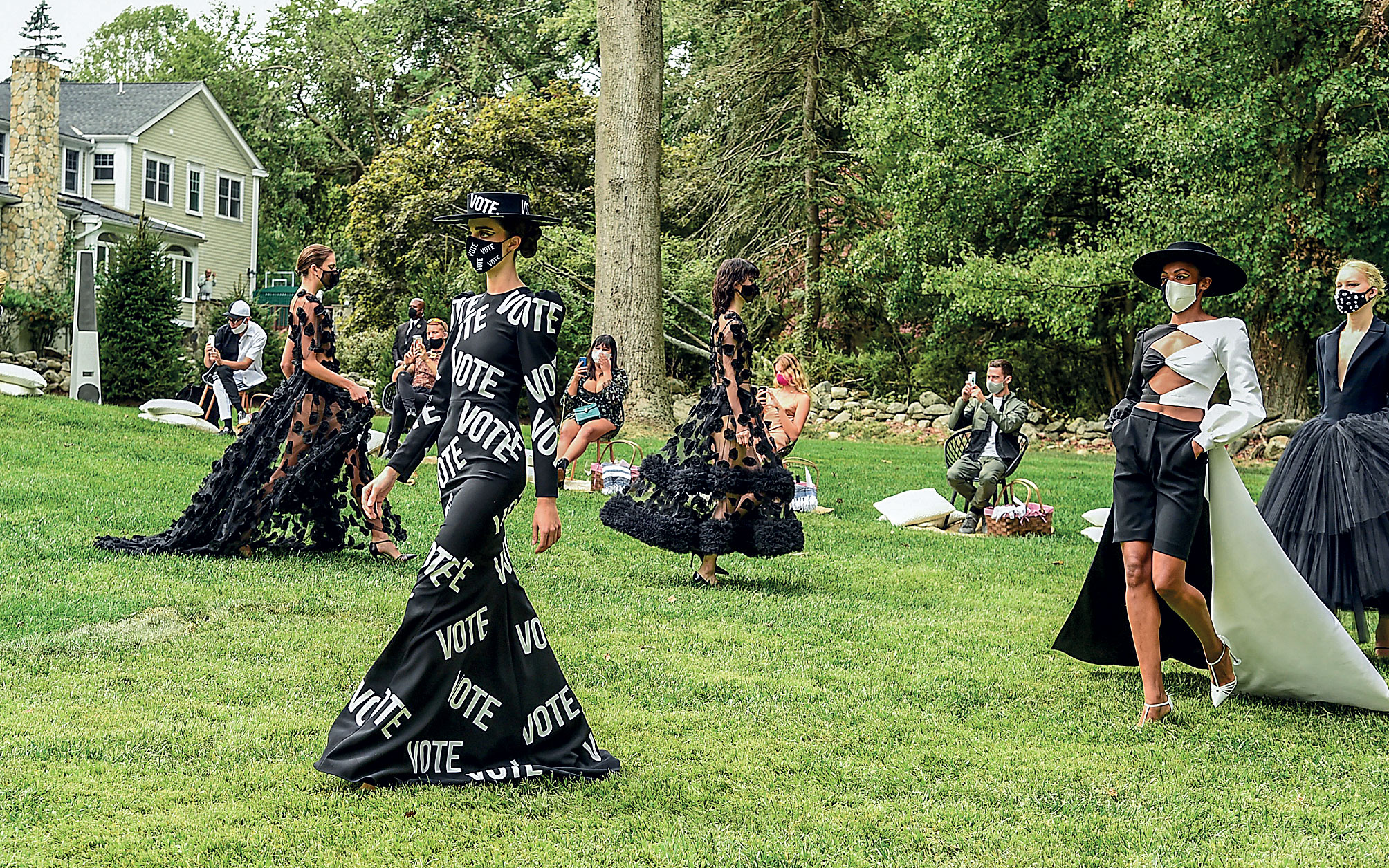 η-μόδα-πήρε-τα-βουνά-561095830