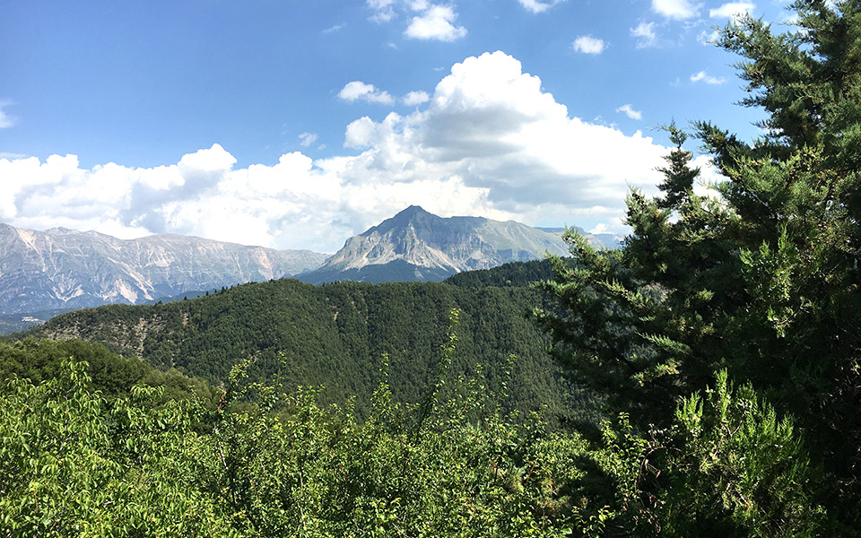 τζουμέρκα-ήπειρος-επιστροφή-στο-χω-561079372