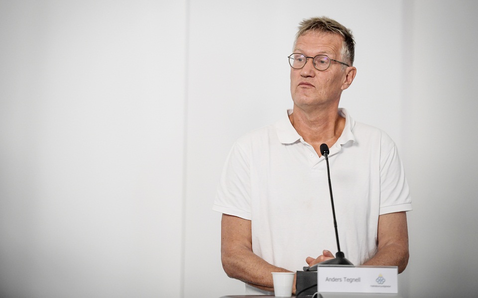 κορωνοϊός-τώρα-εξετάζει-και-η-σουηδία-561089476