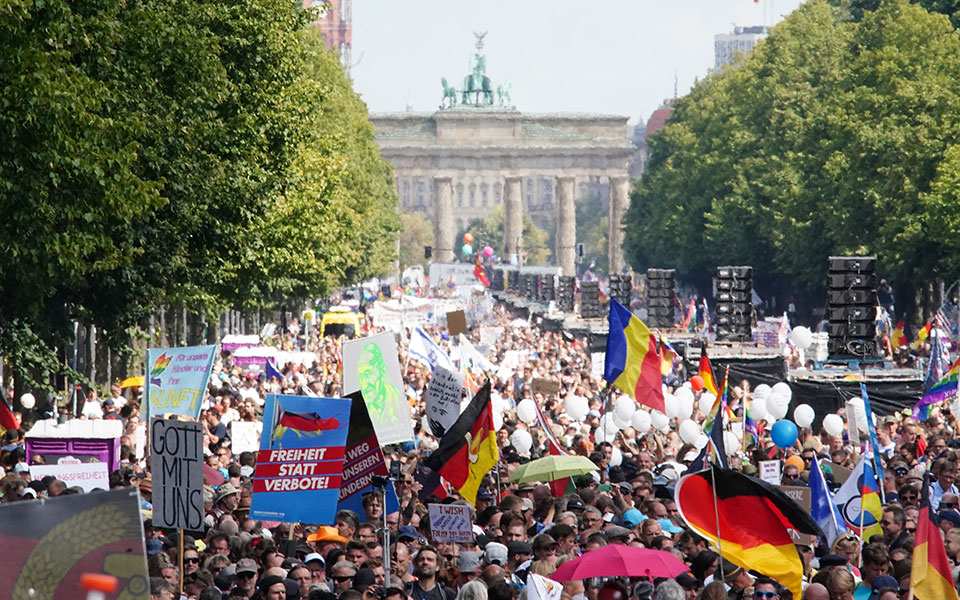 ο-ιός-της-συνωμοσιολογίας-561076606