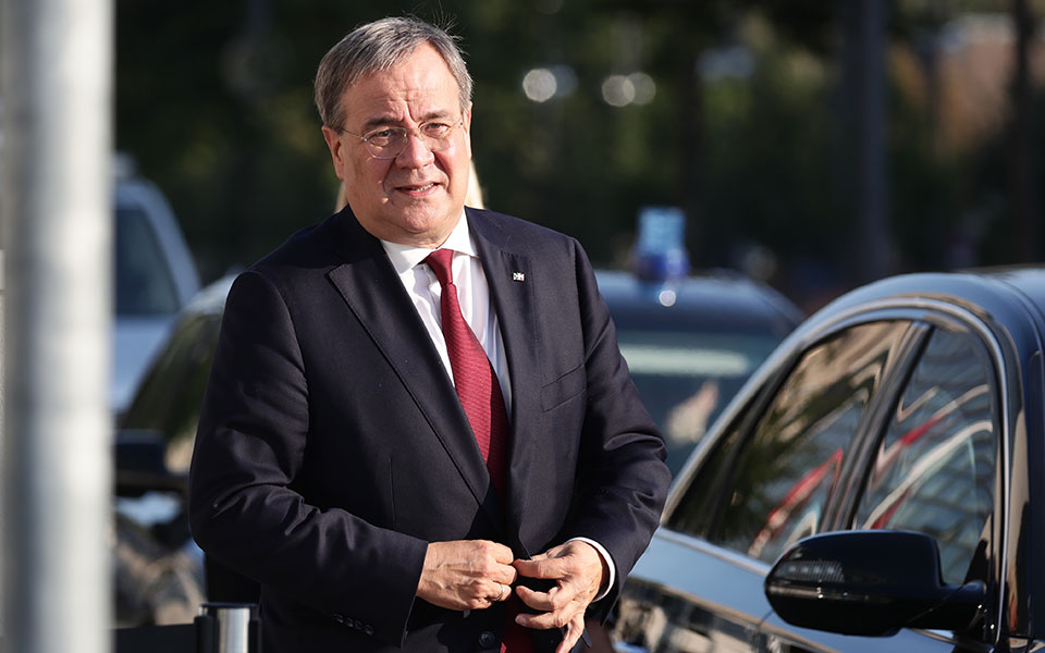 ο-λάσετ-μπαίνει-δυναμικά-στην-κούρσα-561079273