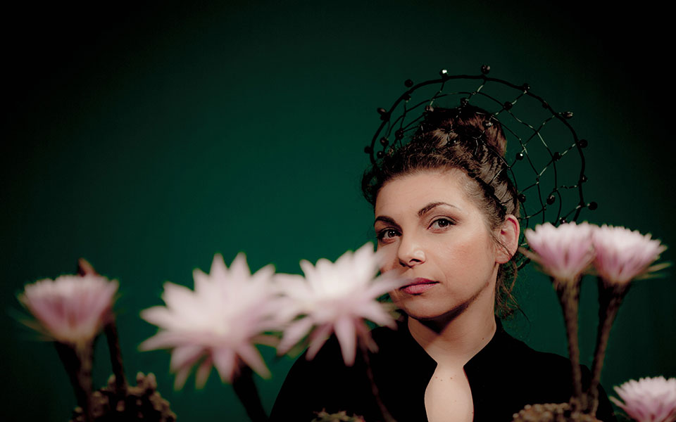 ενα-εικοσιτετράωρο-με-την-τραγουδοπο-561066901