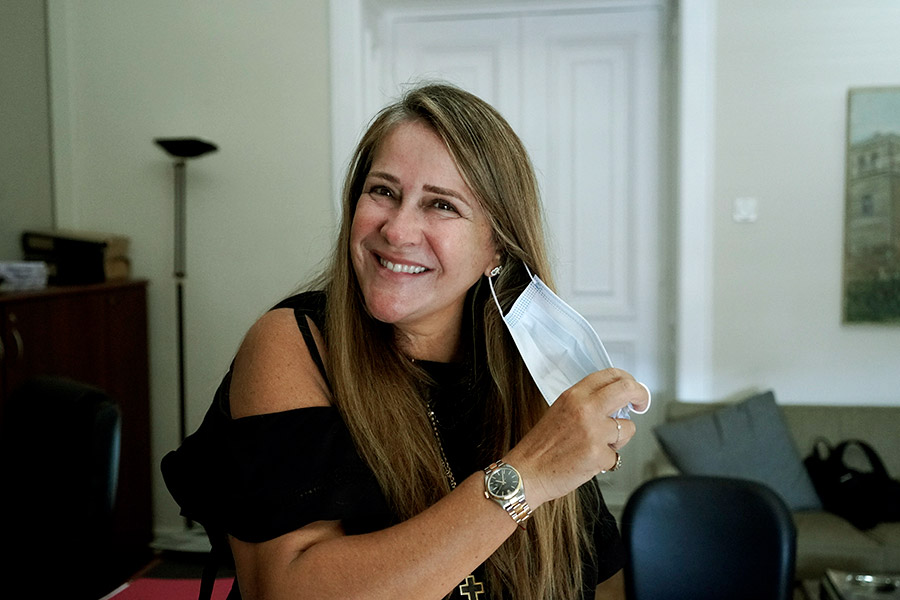 Άννα Ροκοφύλλου: «Στηρίζουμε τον Πολιτισμό, χαμογελάμε και αναπνέουμε πίσω από τις μάσκες»-1