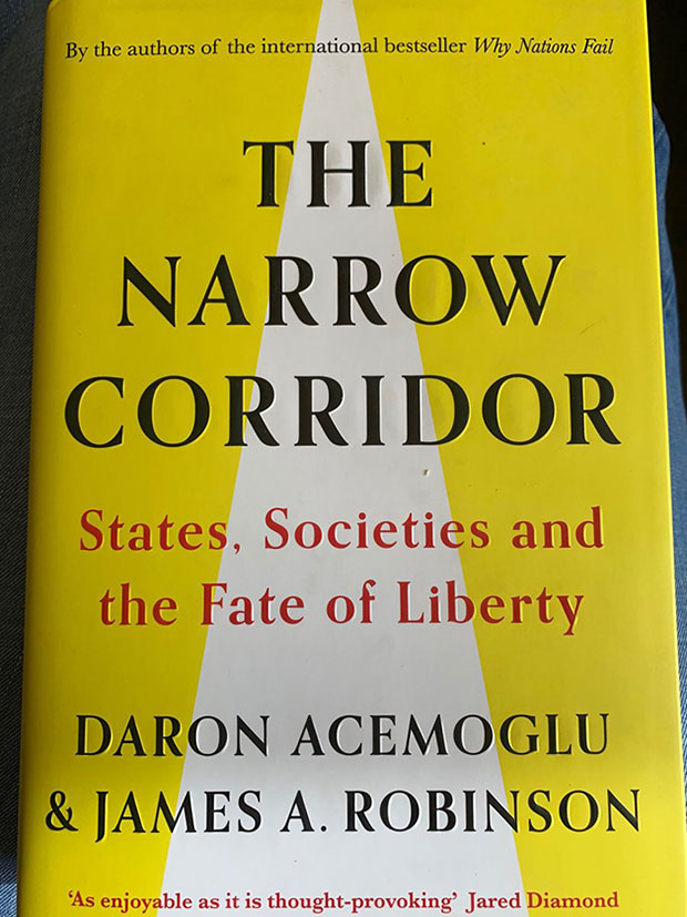 O στενός διάδρομος της ελευθερίας-1