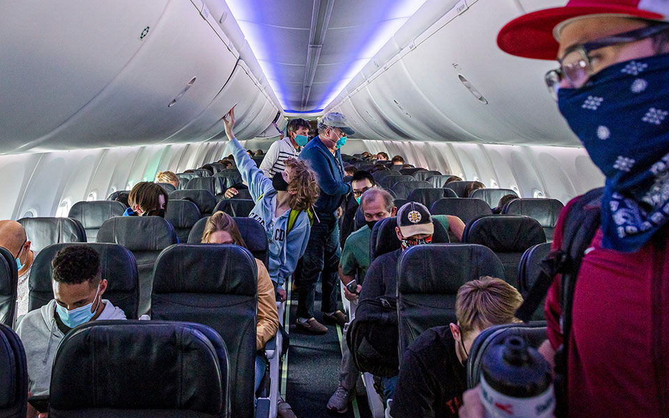 οι-πτήσεις-στο-πουθενά-ξεπουλούν-τα-561090715