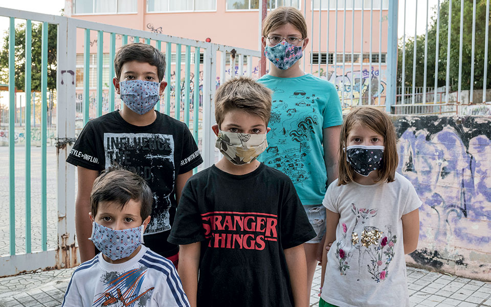 πρώτη-φορά-μάσκα-561069133