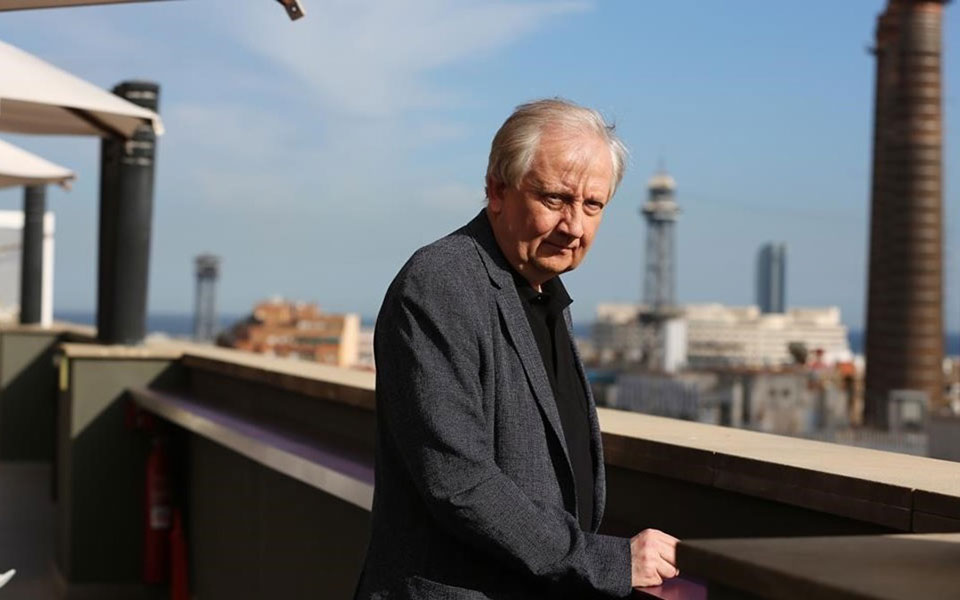 βιμ-μέρτενς-στην-κ-το-κοινό-συμπληρ-561075691