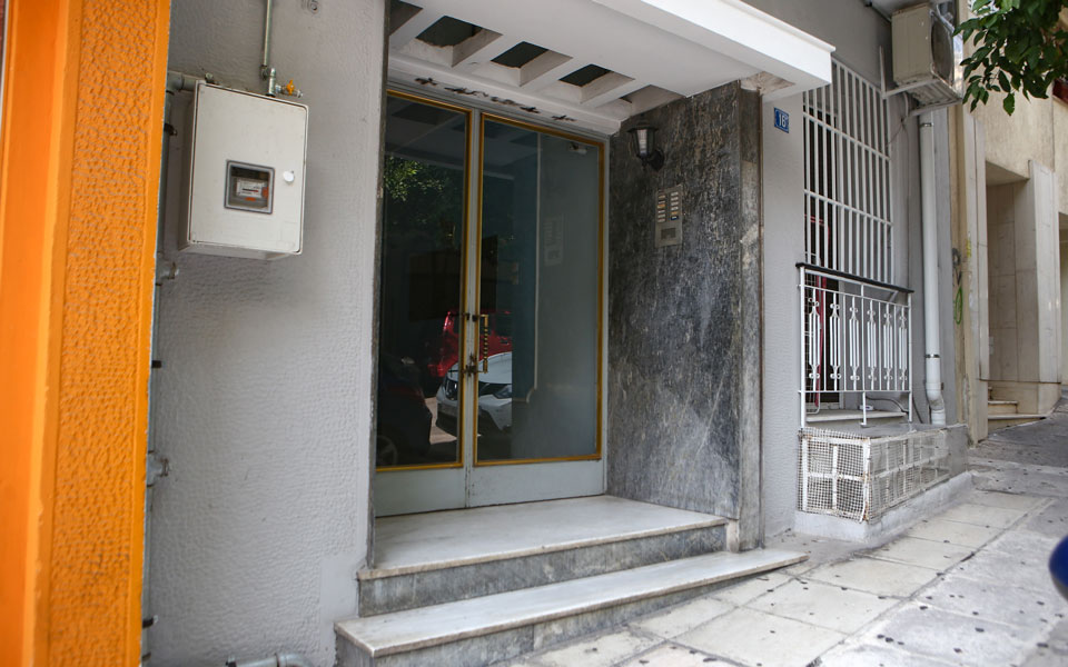 Τρεις συλλήψεις από την Αντιτρομοκρατική – Έρευνα για την «Ομάδα Λαϊκών Αγωνιστών» (εικόνες)-1