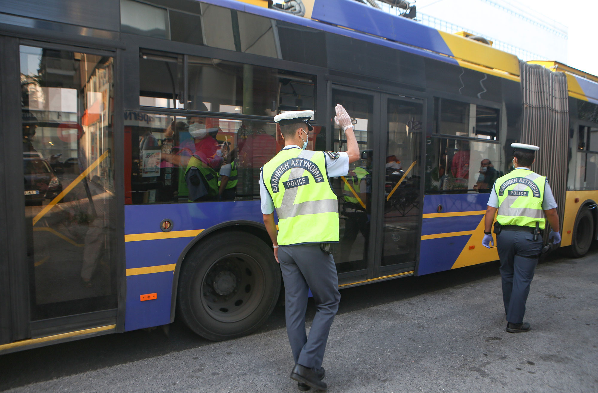 Κορωνοϊός: Εντατικοί έλεγχοι για μη χρήση μάσκας – «Βροχή» τα πρόστιμα-2