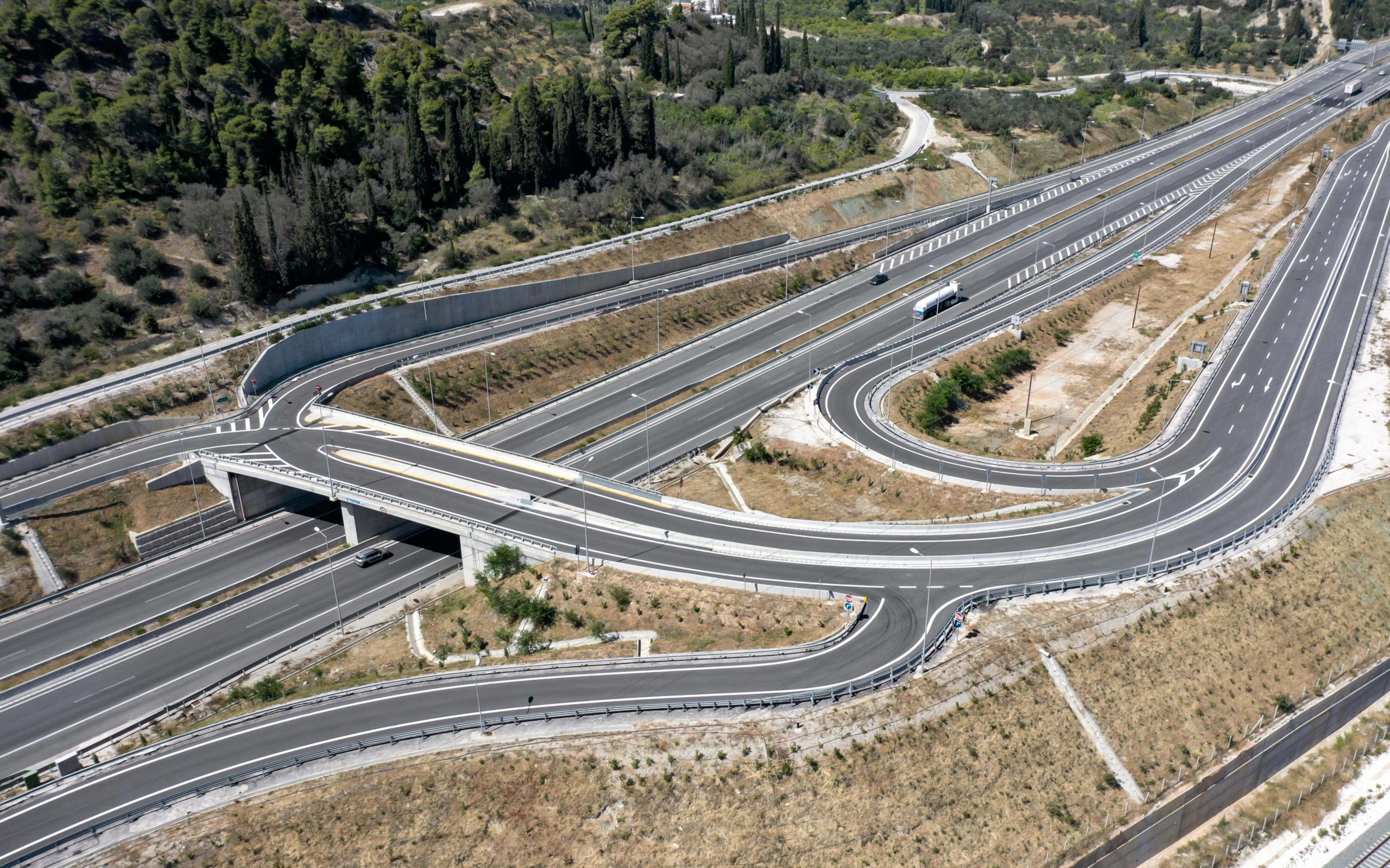 ζητούν-αποζημιώσεις-8341-εκατ-λόγω-μειωμ-561084847