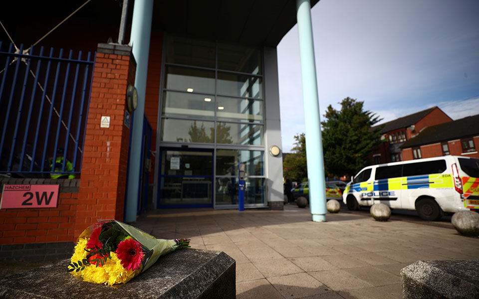 νεκρός-αστυνομικός-από-πυροβολισμό-σ-561092545