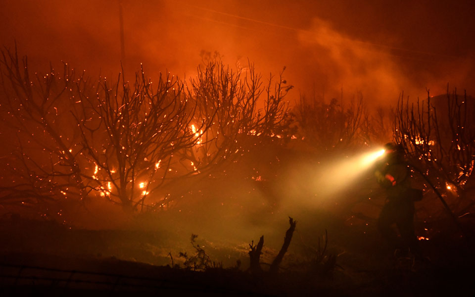 καλιφόρνια-πομπή-στη-μνήμη-πυροσβέστ-561086095